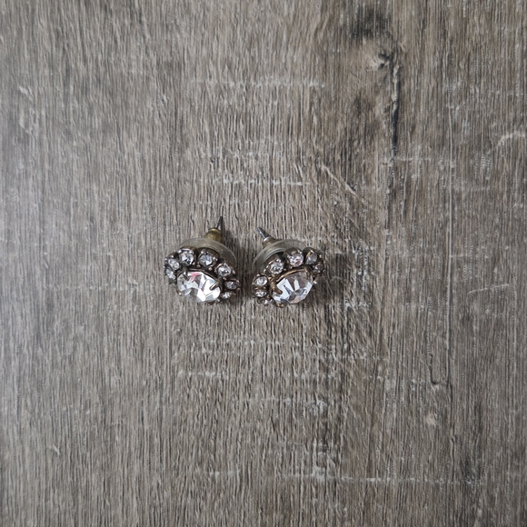 Elegant Silver Crystal Stud Earrings - Picture 2 of 3